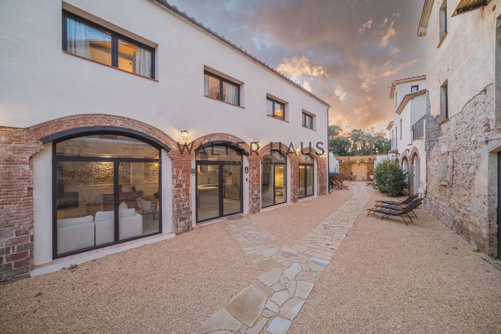 10 bedroom Villa for sale in Santa Cristina d'Aro with pool - € 6,950,000 (Ref: 9517903)