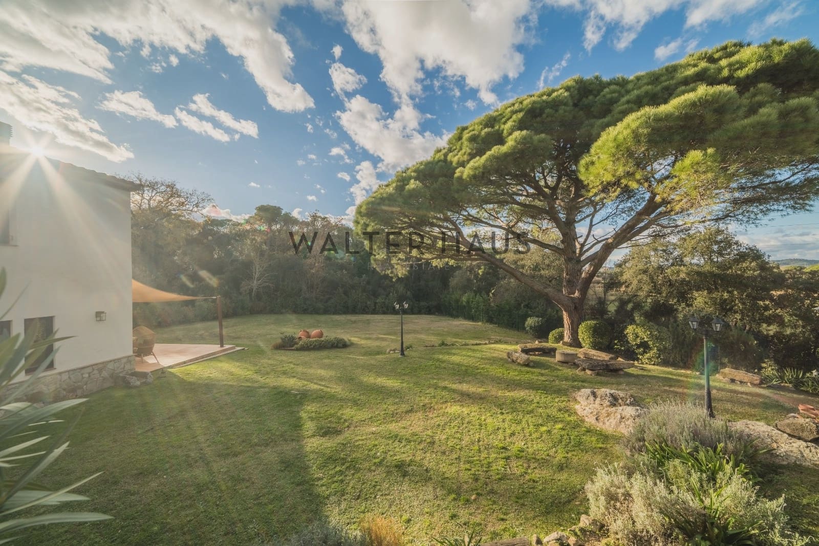 10 bedroom Villa for sale in Santa Cristina d'Aro with pool - € 6,950,000 (Ref: 9517903)