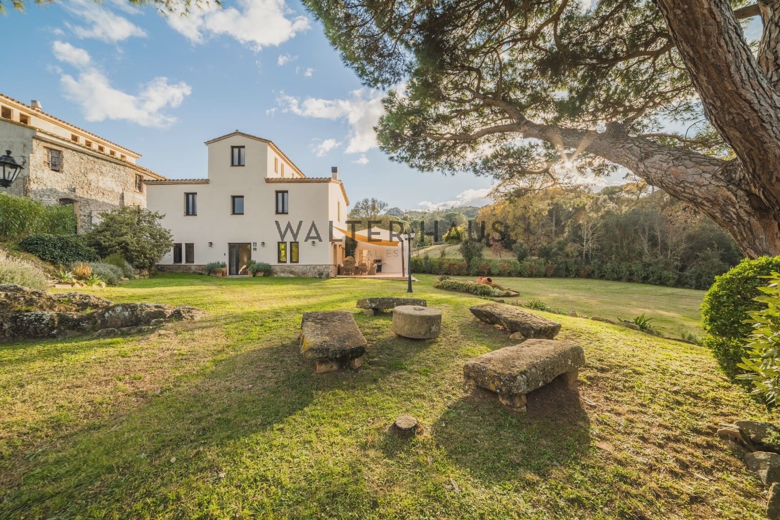 10 bedroom Villa for sale in Santa Cristina d'Aro with pool - € 6,950,000 (Ref: 9517903)