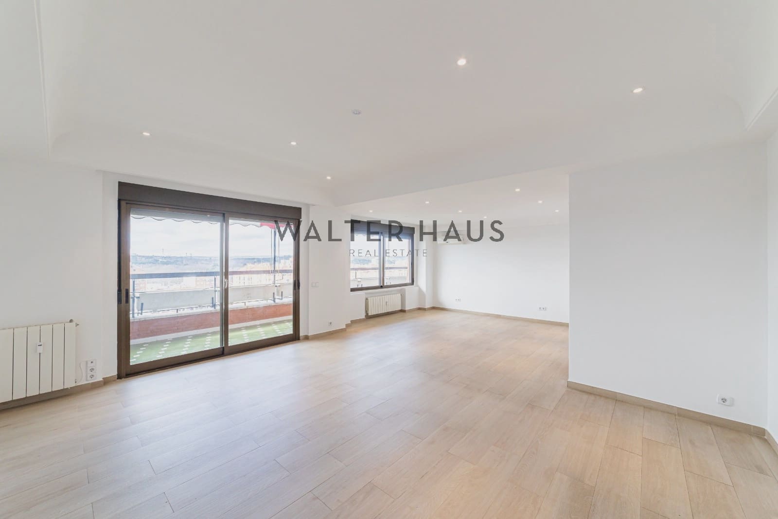 4 slaapkamer Flat te koop in Madrid stad - € 1.745.000 (Ref: 9539780)