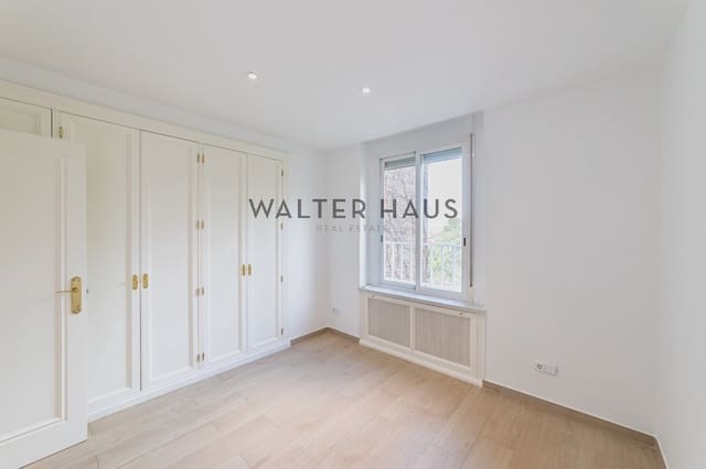 4 slaapkamer Flat te koop in Argüelles, Madrid stad - € 1.745.000 (Ref: 9539780)