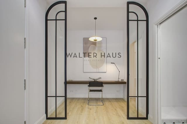 3 sovrum Lägenhet till salu i El Barri Gòtic, Barcelona stad - 990 000 € (Ref: 9542681)