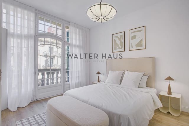 3 sovrum Lägenhet till salu i El Barri Gòtic, Barcelona stad - 990 000 € (Ref: 9542681)