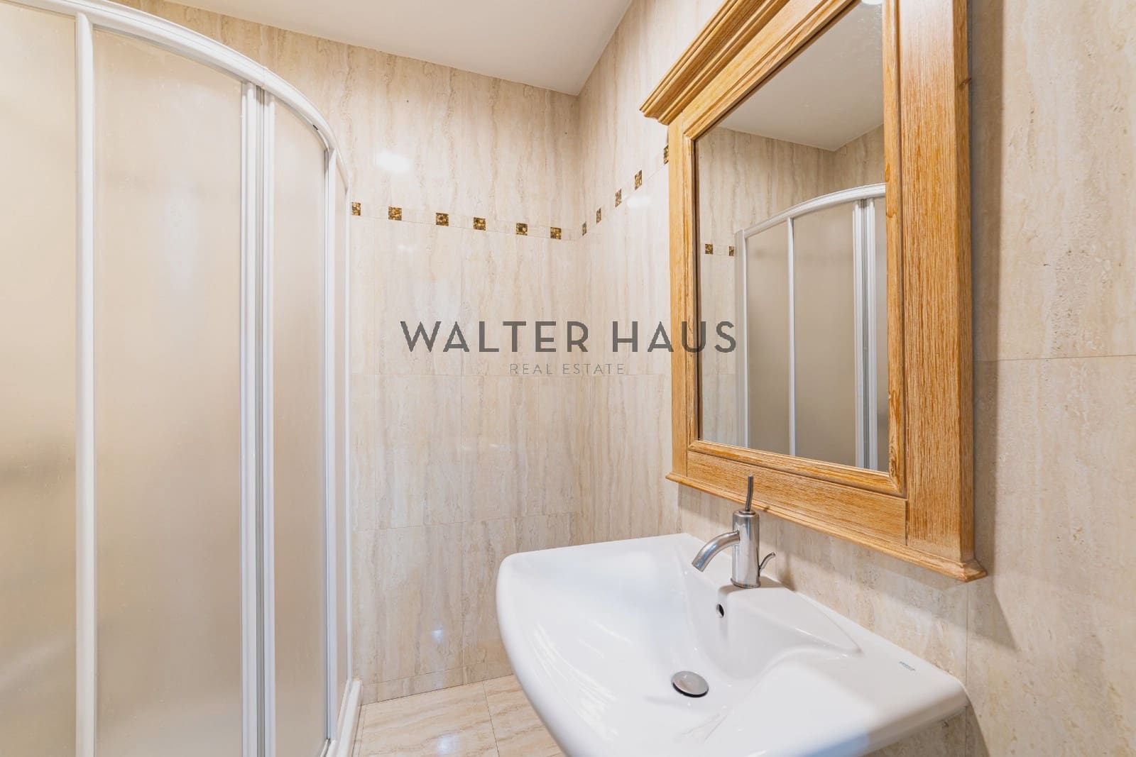 Piso de 5 habitaciones en Madrid ciudad en venta - 1.125.000 € (Ref: 9548983)