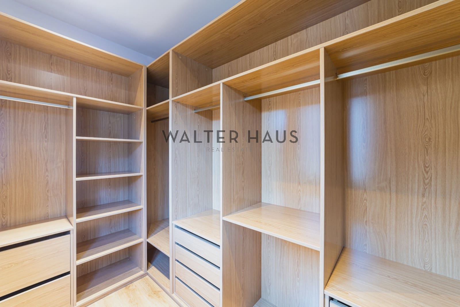 Piso de 5 habitaciones en Madrid ciudad en venta - 1.125.000 € (Ref: 9548983)