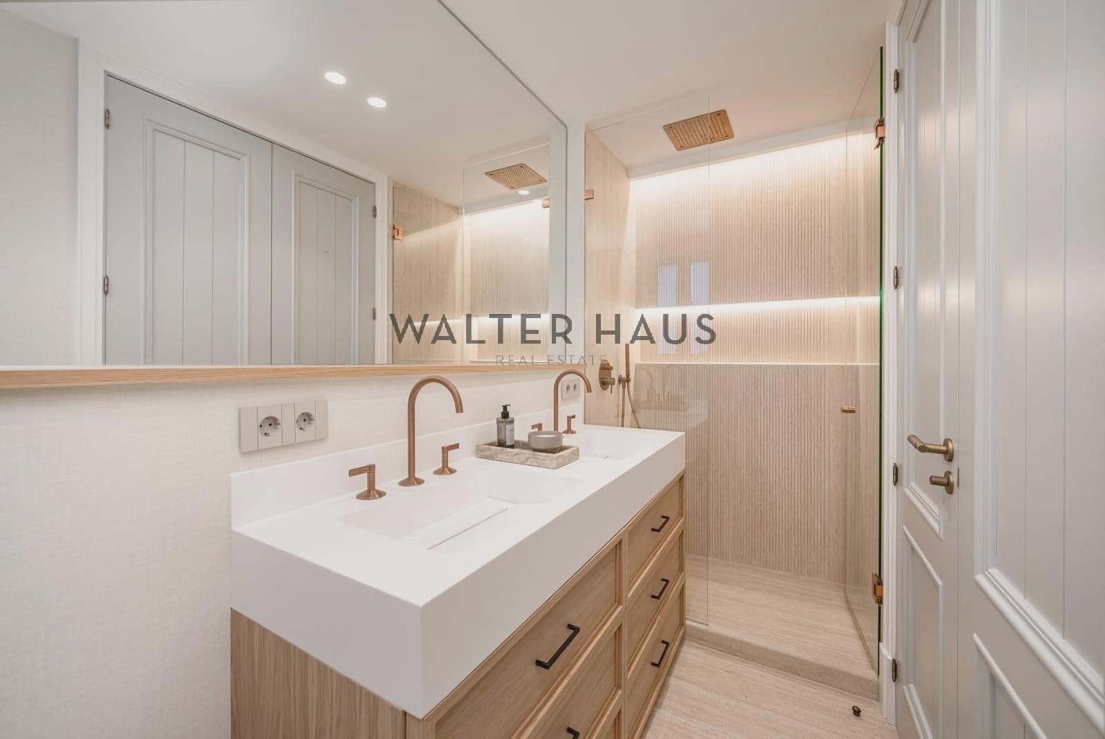 3 bedroom Penthouse for sale in Madrid city - € 2,720,000 (Ref: 9552631)