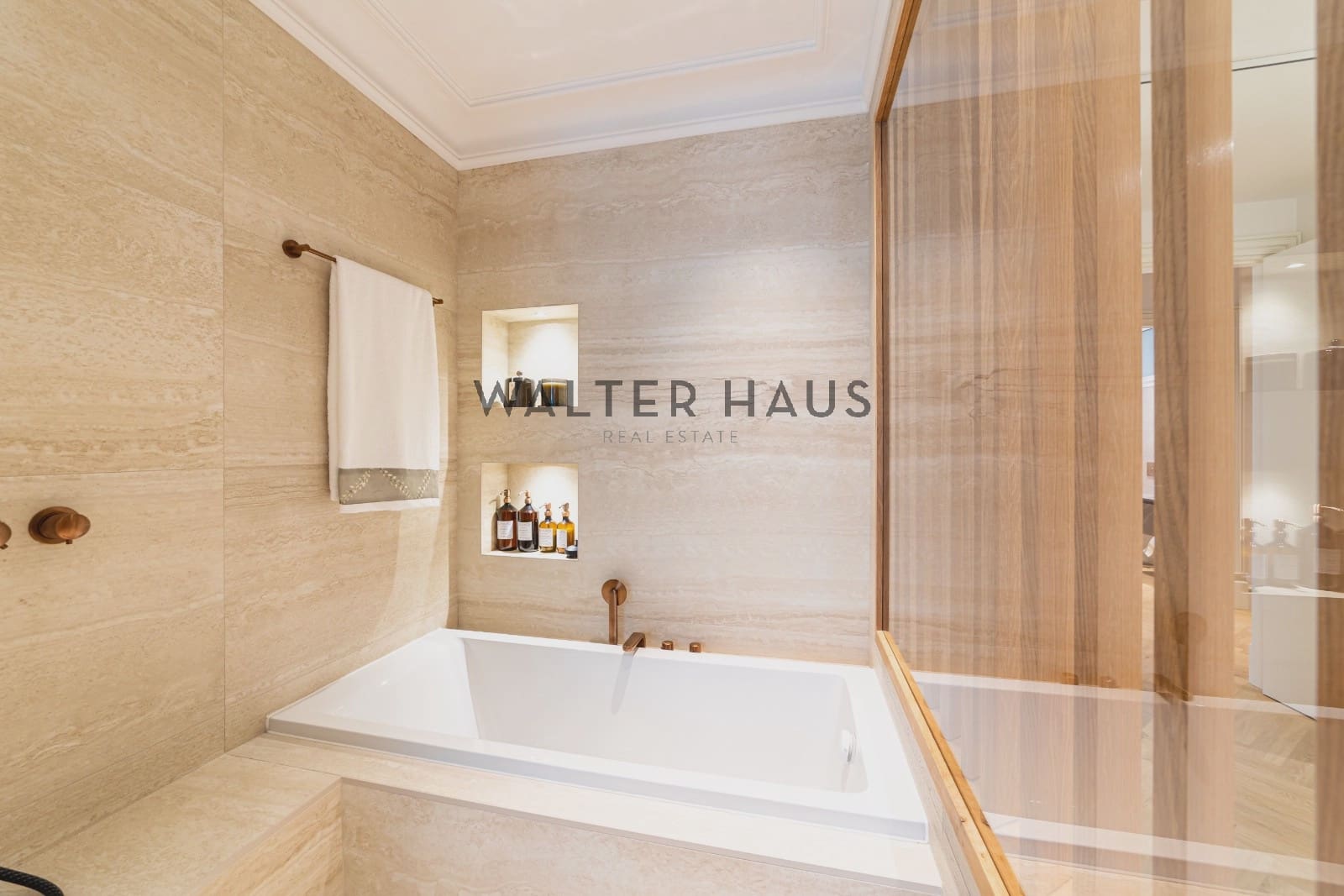 3 makuuhuone Asunto myytävänä paikassa Madrid kaupunki - 2 995 000 € (Ref: 9558974)