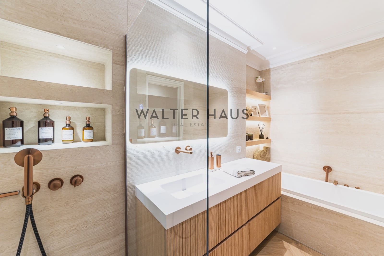 3 makuuhuone Asunto myytävänä paikassa Madrid kaupunki - 2 995 000 € (Ref: 9558974)