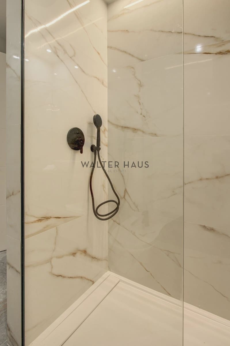 5 soveværelse Lejlighed til salg i Barcelona by - € 1.549.000 (Ref: 9569487)