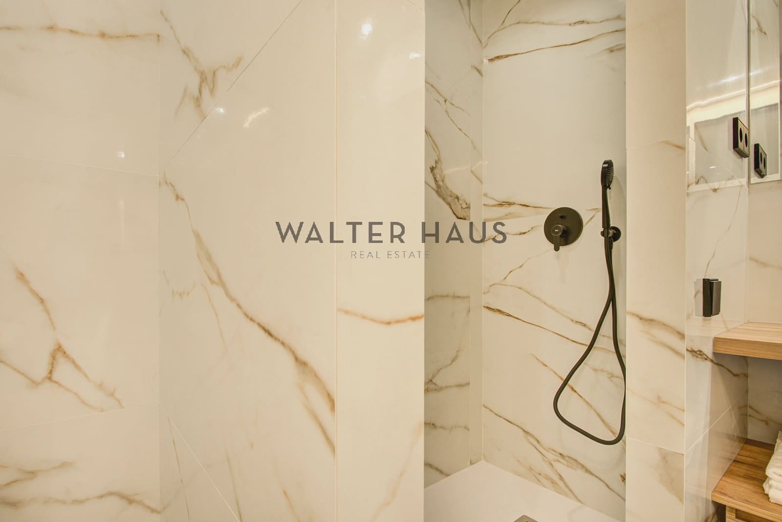 5 soveværelse Lejlighed til salg i Barcelona by - € 1.549.000 (Ref: 9569487)