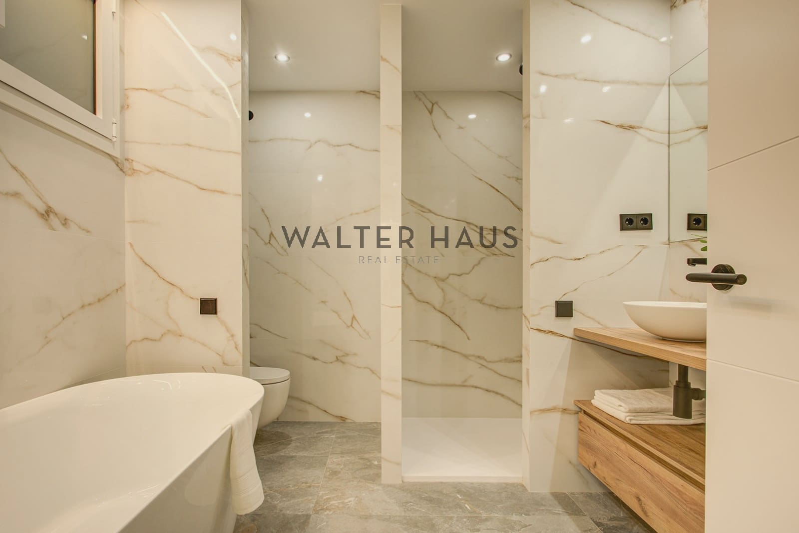 5 soveværelse Lejlighed til salg i Barcelona by - € 1.549.000 (Ref: 9569487)