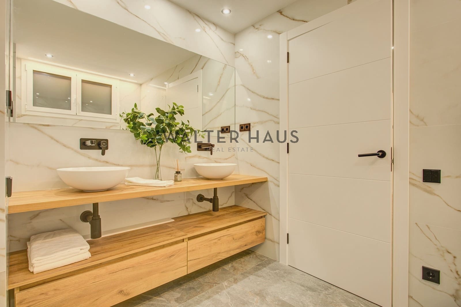 5 soveværelse Lejlighed til salg i Barcelona by - € 1.549.000 (Ref: 9569487)