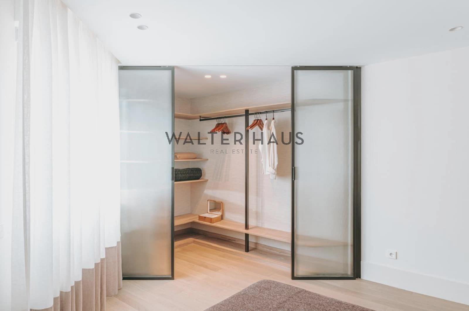 Piso de 3 habitaciones en Madrid ciudad en venta - 2.210.000 € (Ref: 9570205)