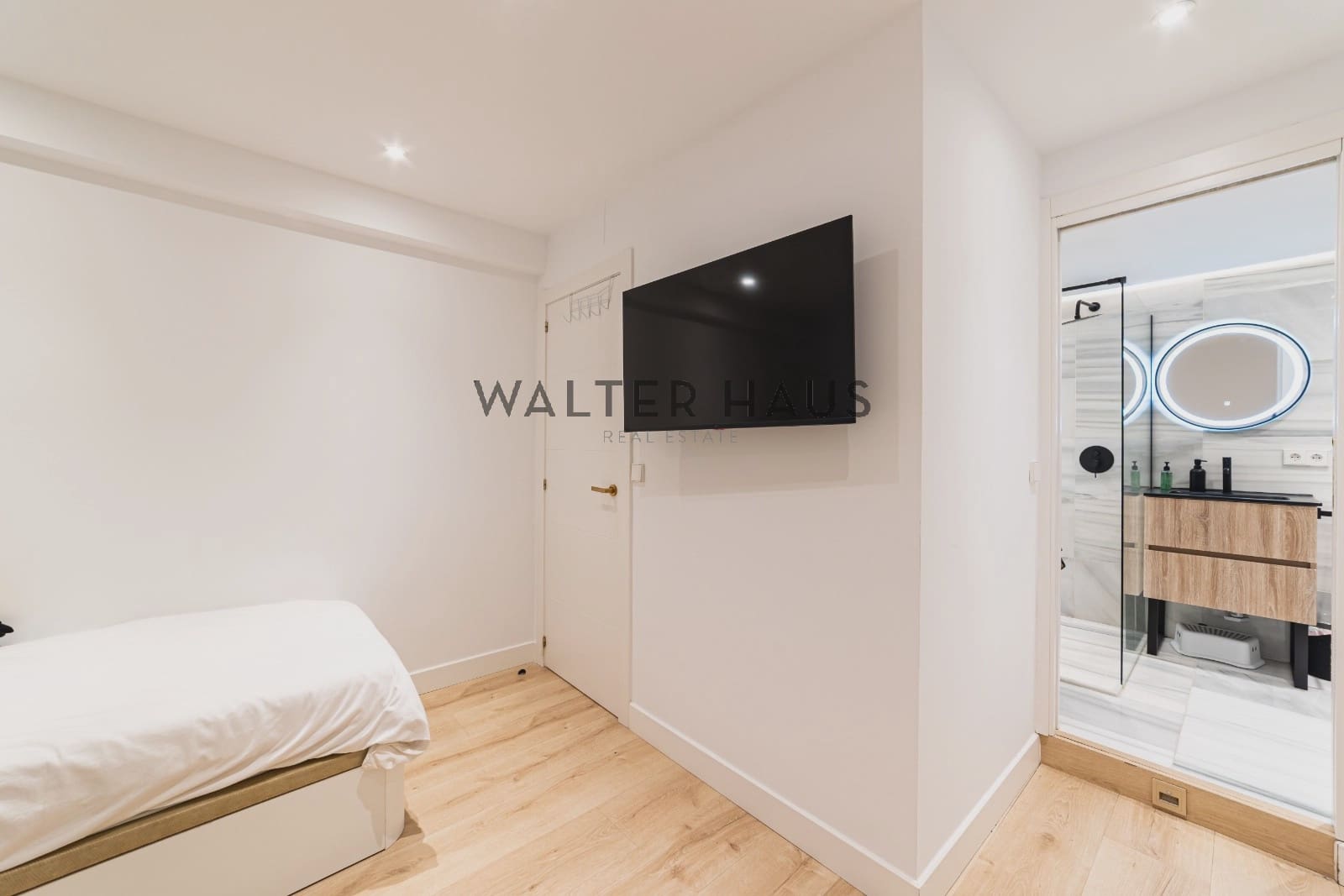 4 makuuhuone Asunto myytävänä paikassa Madrid kaupunki - 1 649 000 € (Ref: 9598364)