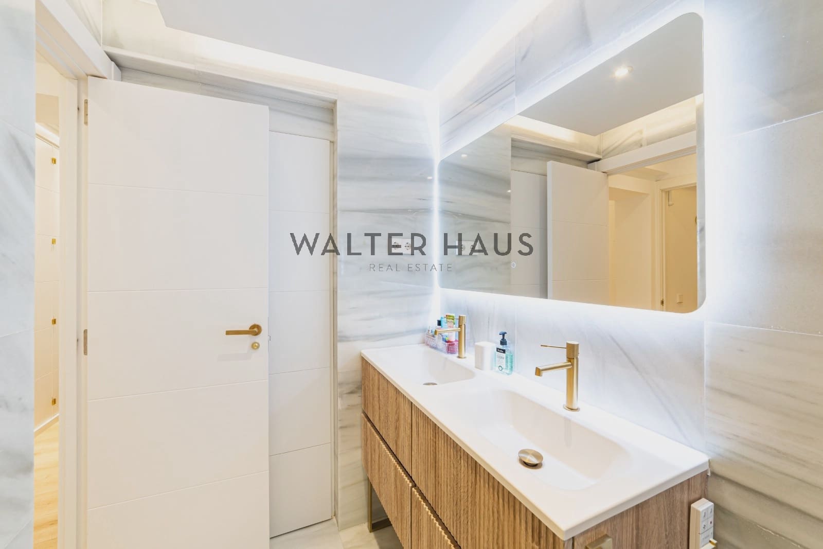 4 makuuhuone Asunto myytävänä paikassa Madrid kaupunki - 1 649 000 € (Ref: 9598364)