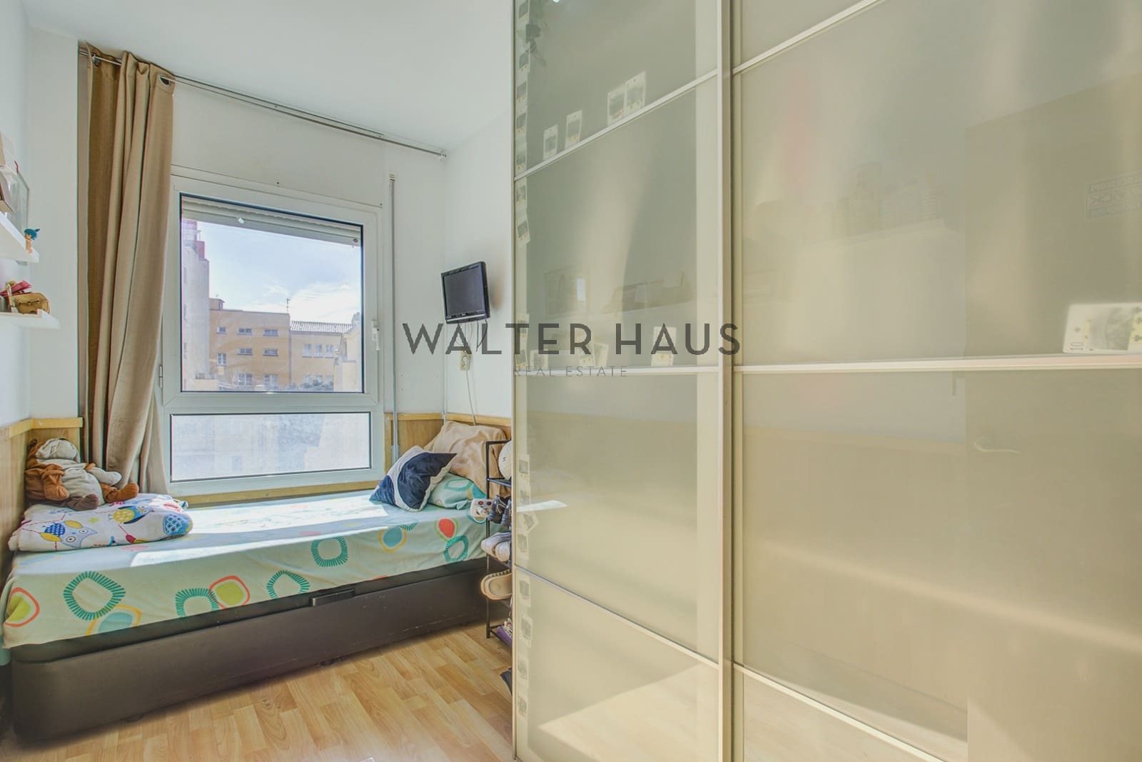 3 bedroom Flat for sale in Barcelona city - € 480,000 (Ref: 9605453)