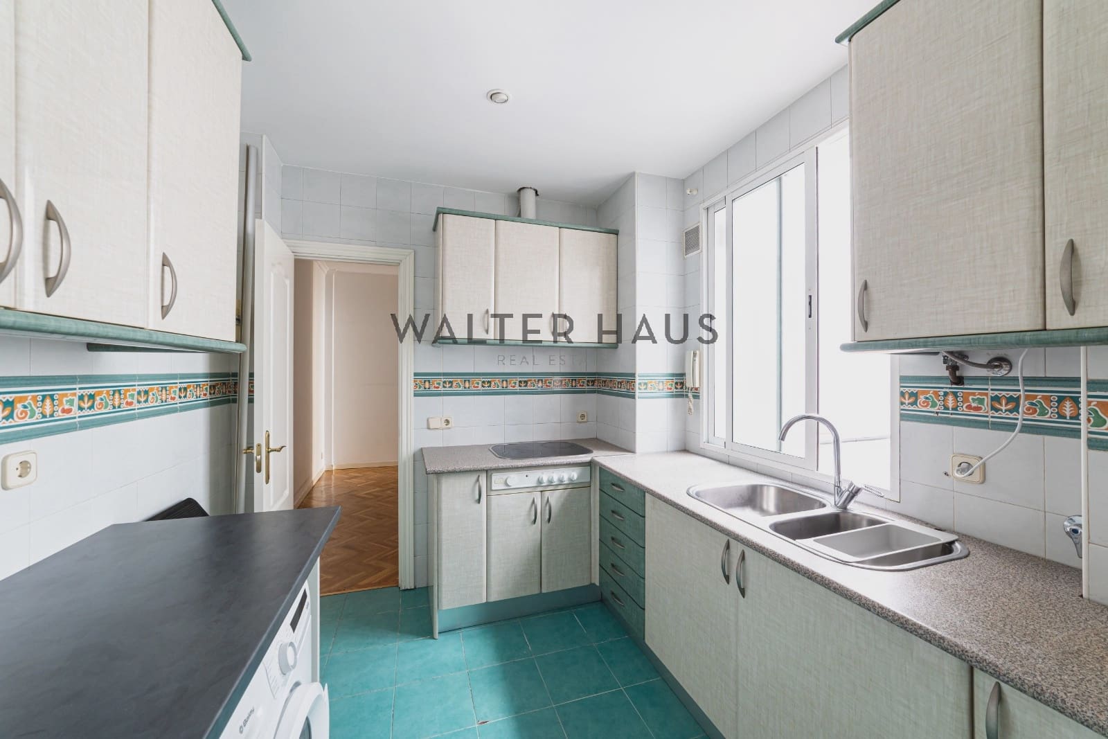 3 bedroom Flat for rent in Madrid city - € 2,850 (Ref: 9618690)