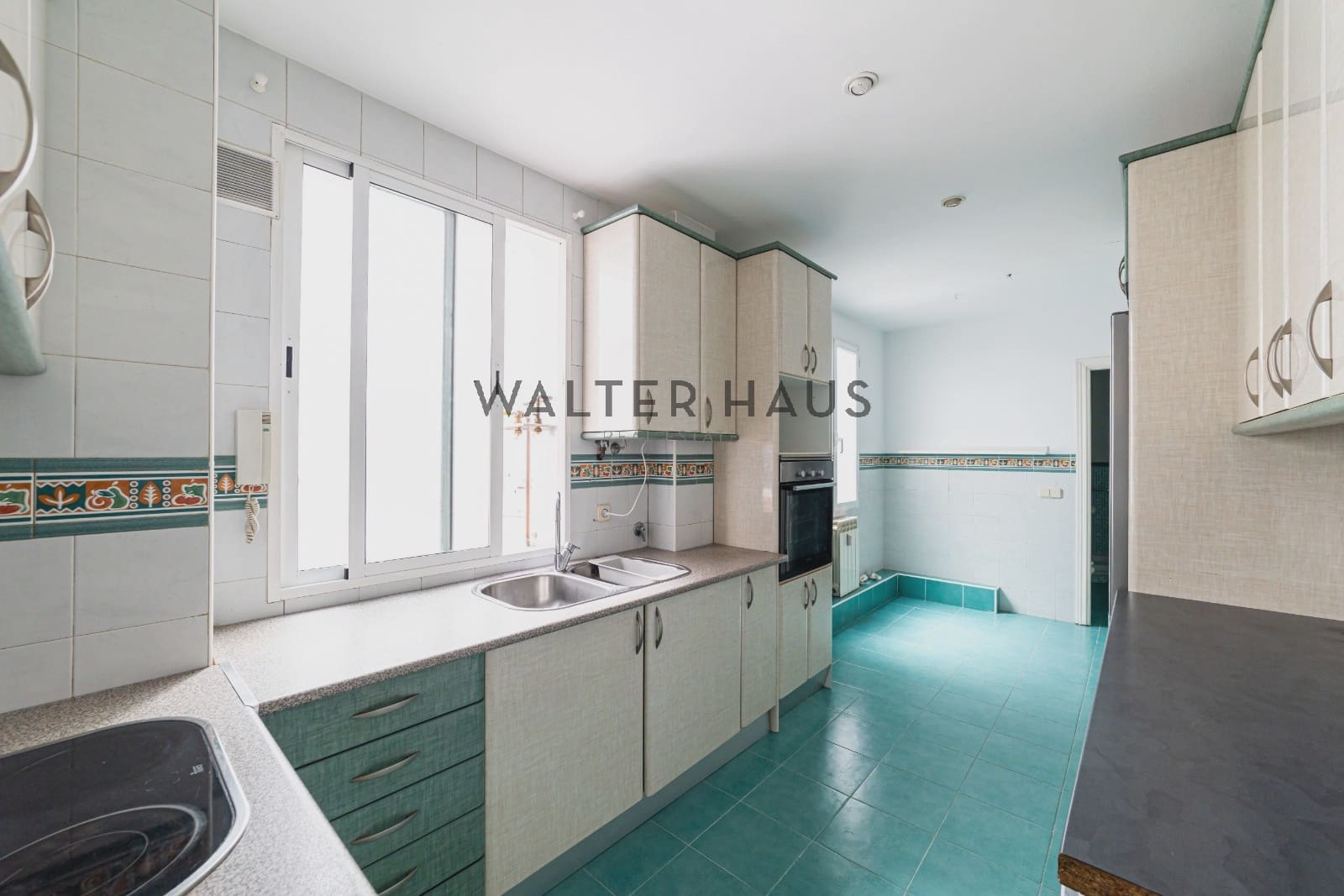 3 bedroom Flat for rent in Madrid city - € 2,850 (Ref: 9618690)