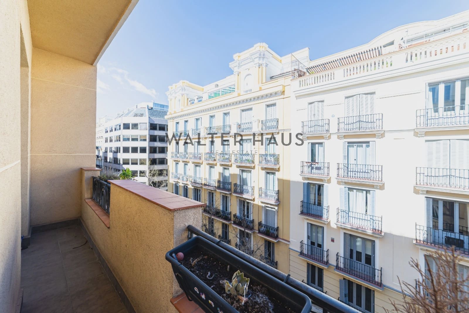 3 bedroom Flat for rent in Madrid city - € 2,850 (Ref: 9618690)