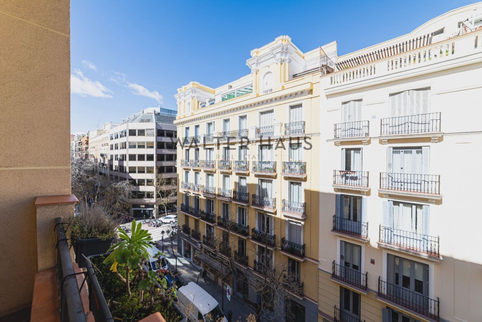 3 bedroom Flat for rent in Madrid city - € 2,850 (Ref: 9618690)