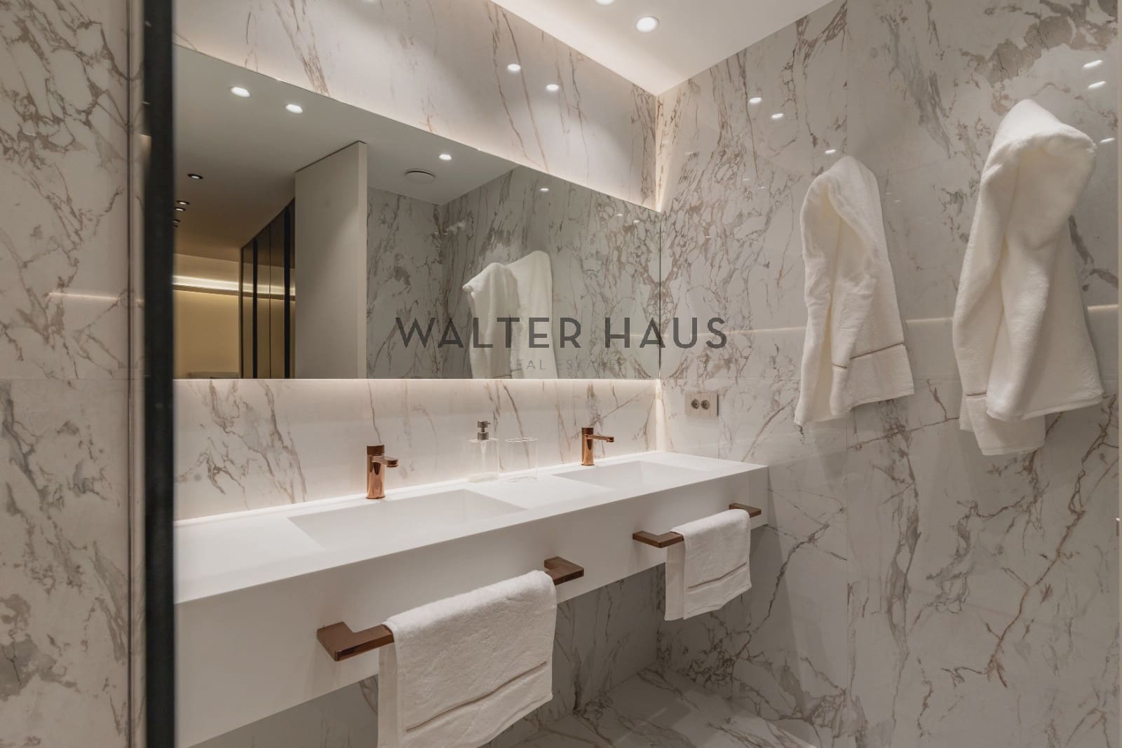 2 slaapkamer Flat te koop in Madrid stad - € 2.487.000 (Ref: 9618692)