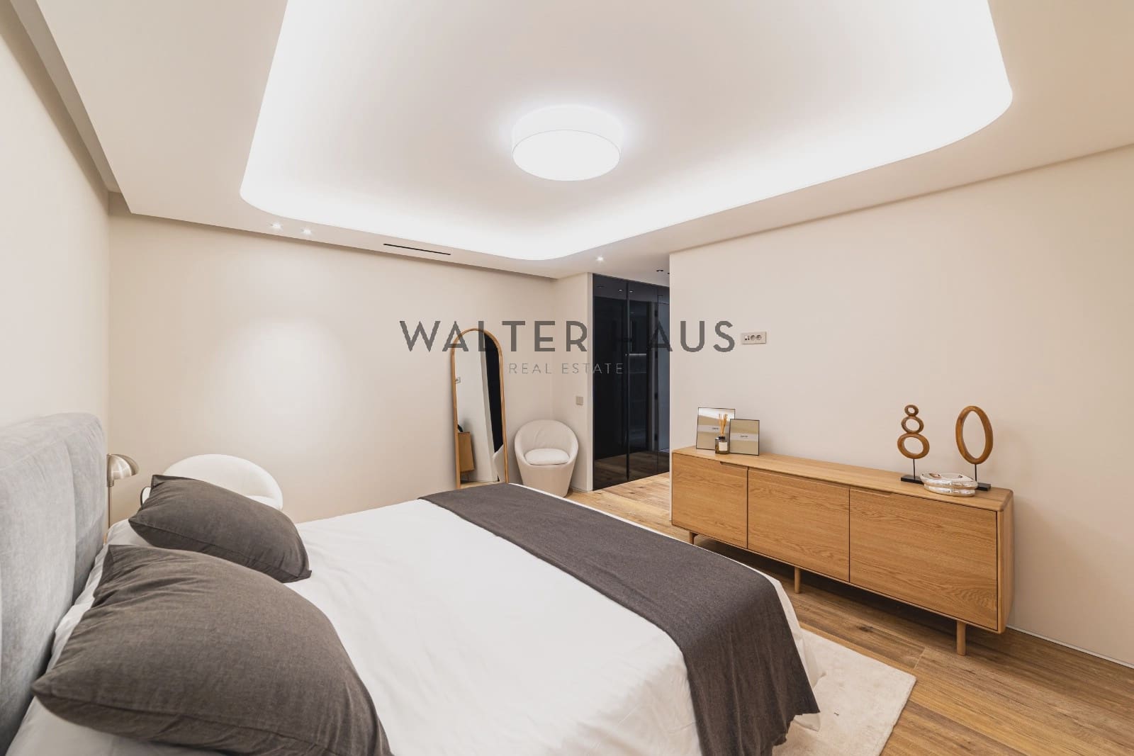 2 bedroom Flat for sale in Madrid city - € 2,487,000 (Ref: 9618692)