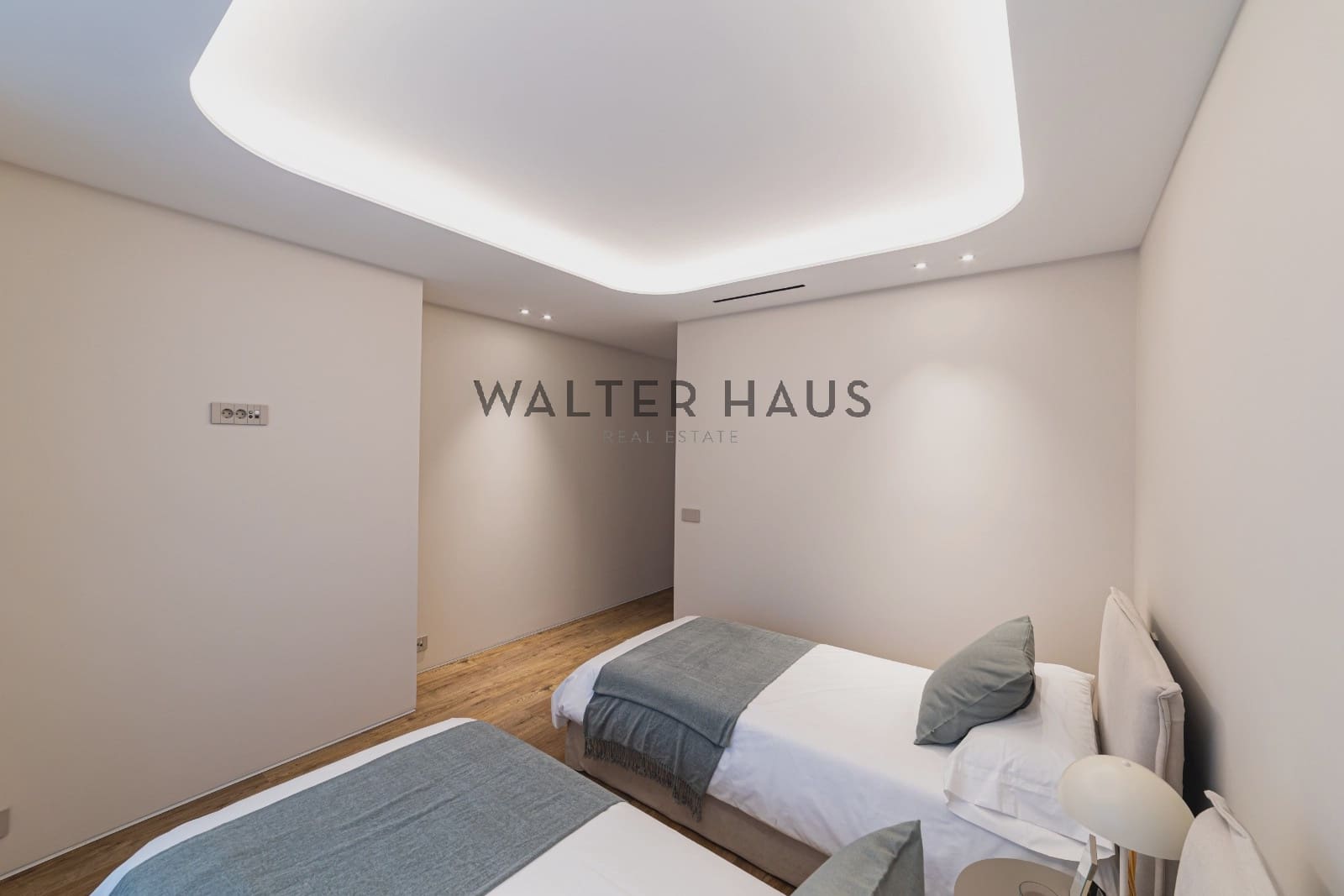 2 bedroom Flat for sale in Madrid city - € 2,487,000 (Ref: 9618692)