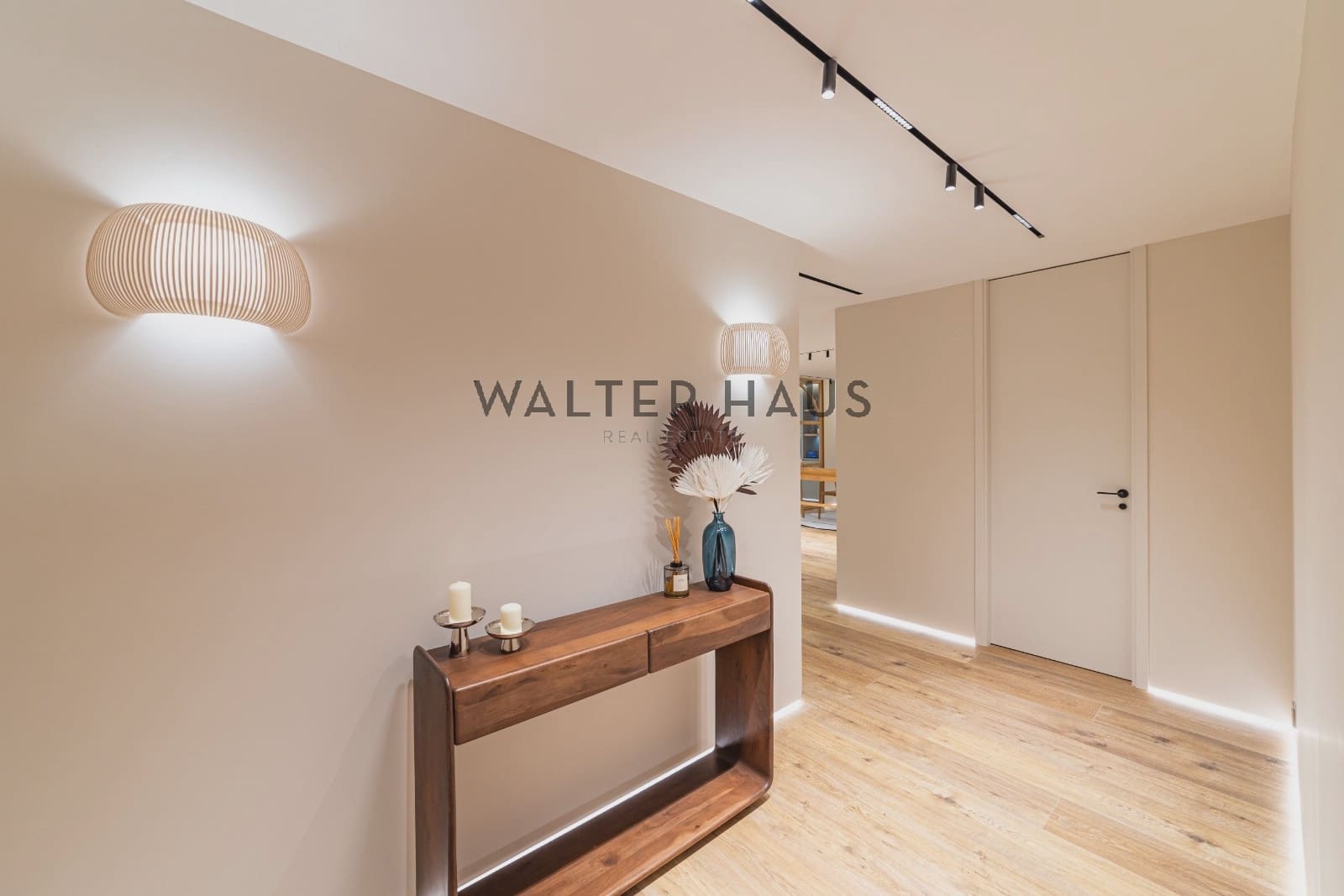 2 bedroom Flat for sale in Madrid city - € 2,487,000 (Ref: 9618692)