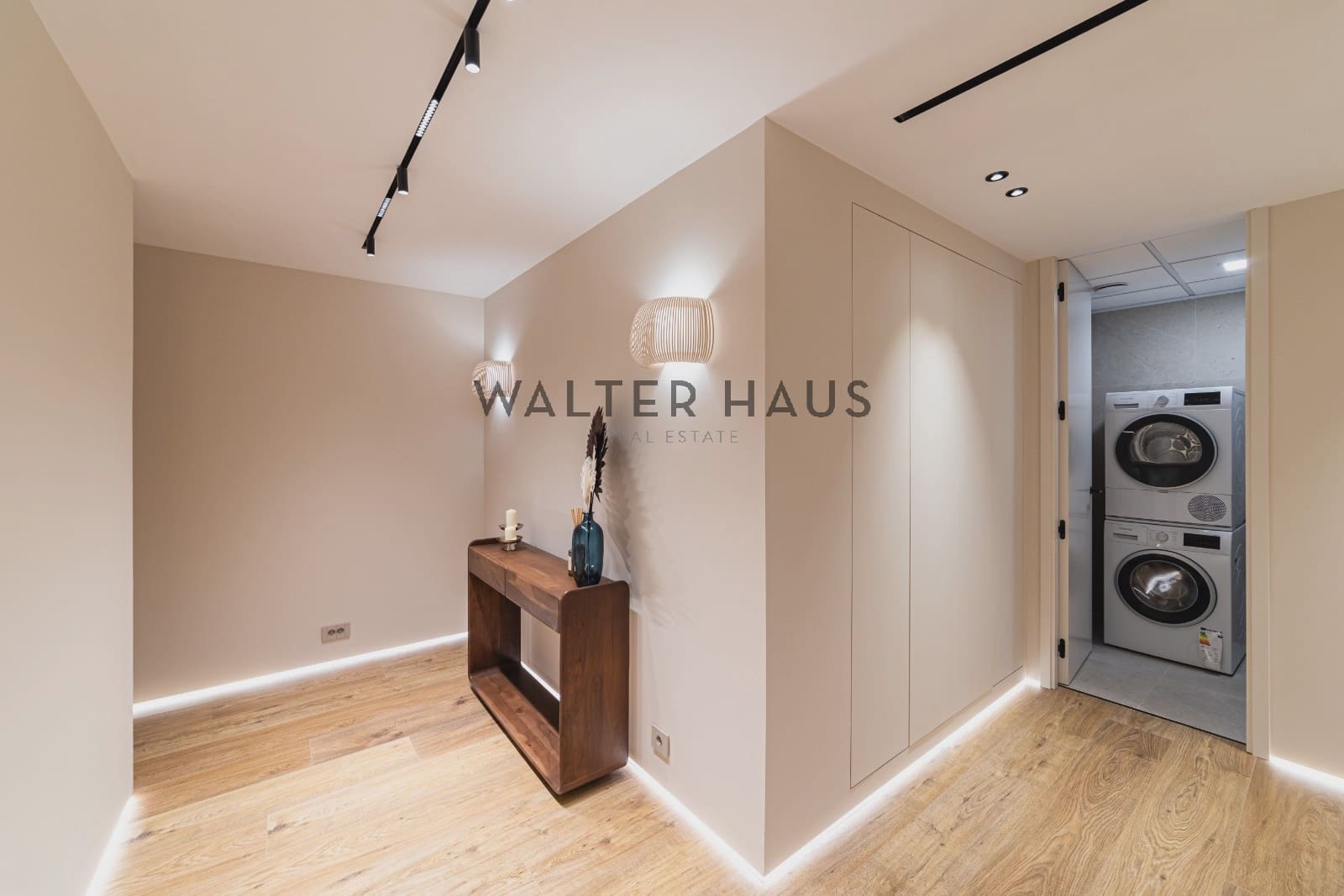 2 bedroom Flat for sale in Madrid city - € 2,487,000 (Ref: 9618692)