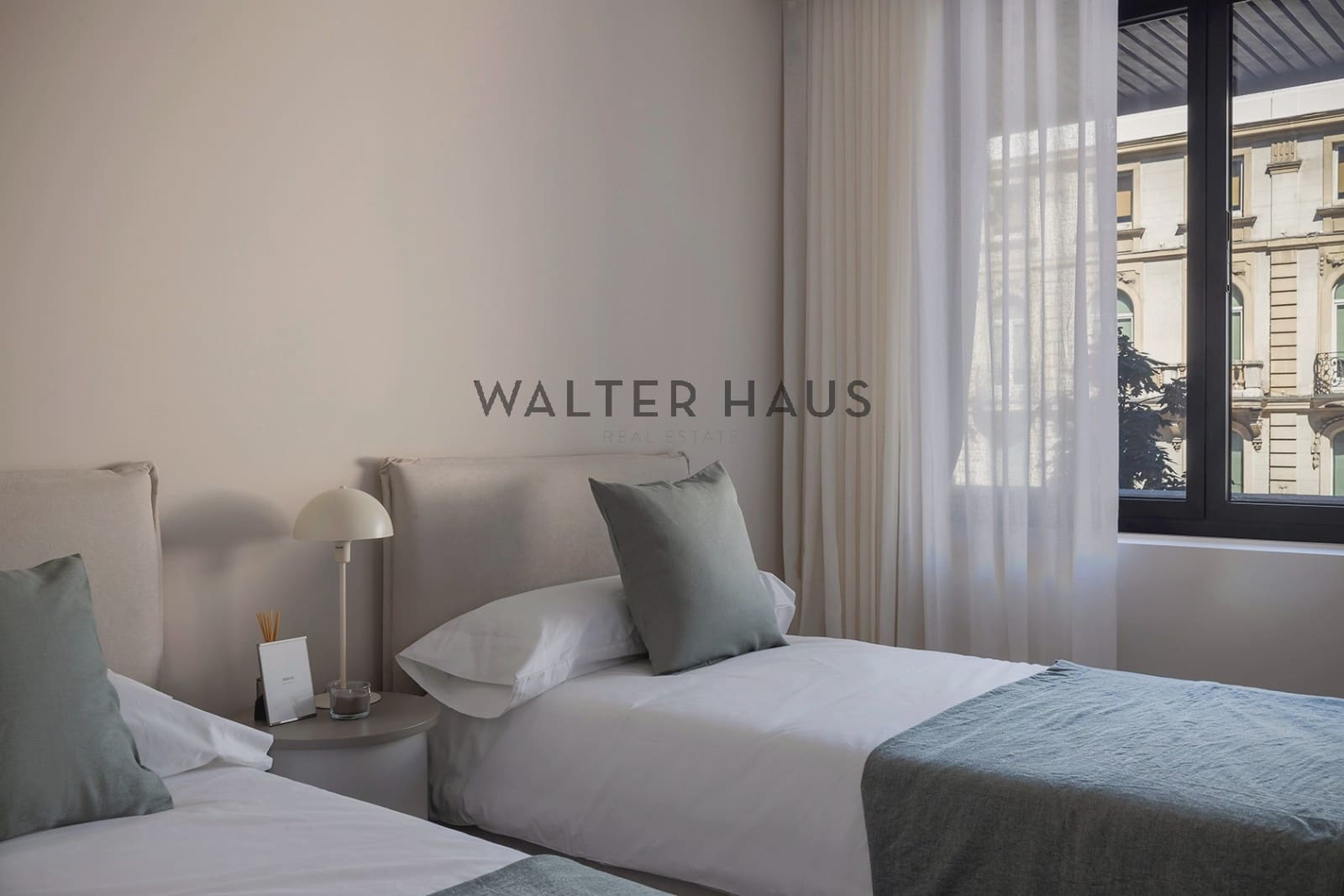 2 bedroom Flat for sale in Madrid city - € 2,487,000 (Ref: 9618692)
