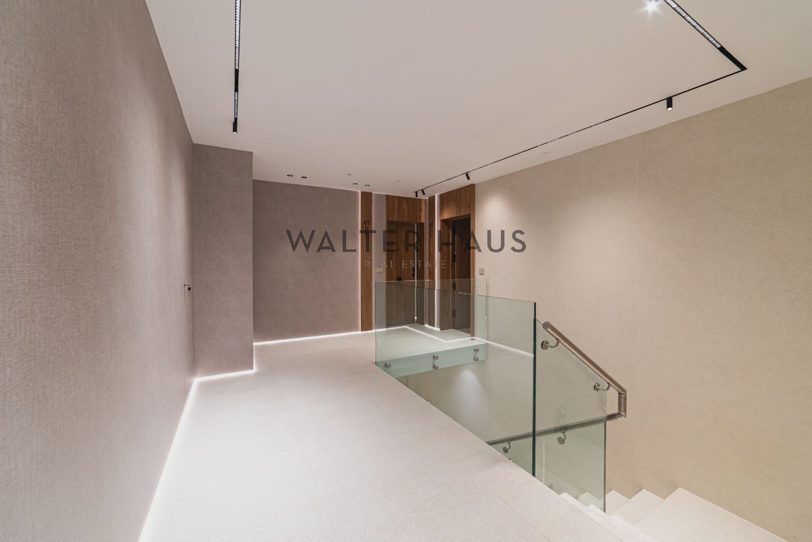 2 bedroom Flat for sale in Madrid city - € 1,995,000 (Ref: 9618693)