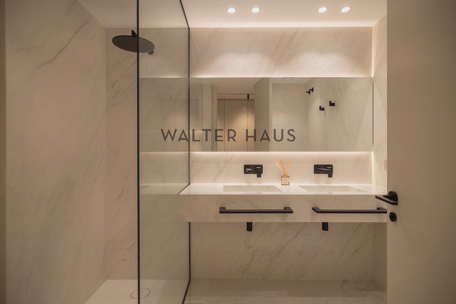 2 bedroom Flat for sale in Madrid city - € 1,995,000 (Ref: 9618693)