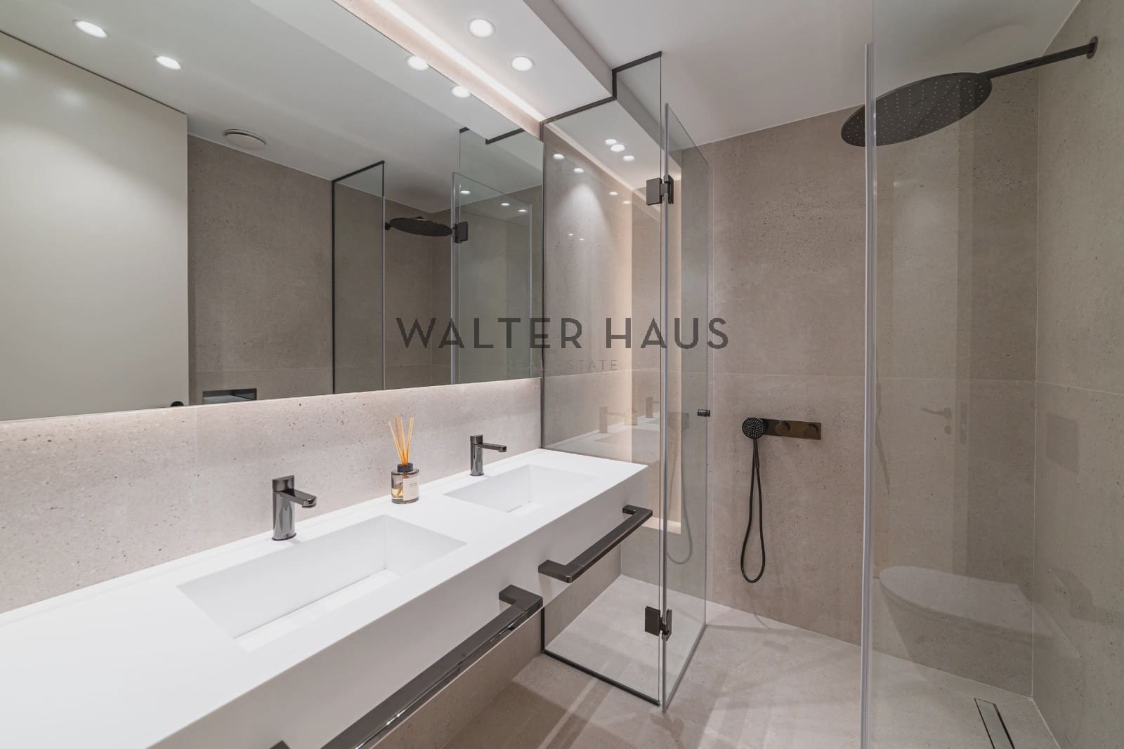3 bedroom Flat for sale in Madrid city - € 2,695,000 (Ref: 9618694)
