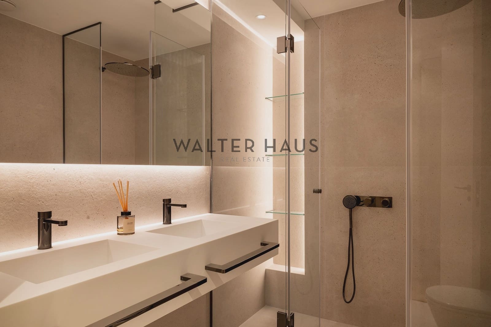 3 bedroom Flat for sale in Madrid city - € 2,695,000 (Ref: 9618694)
