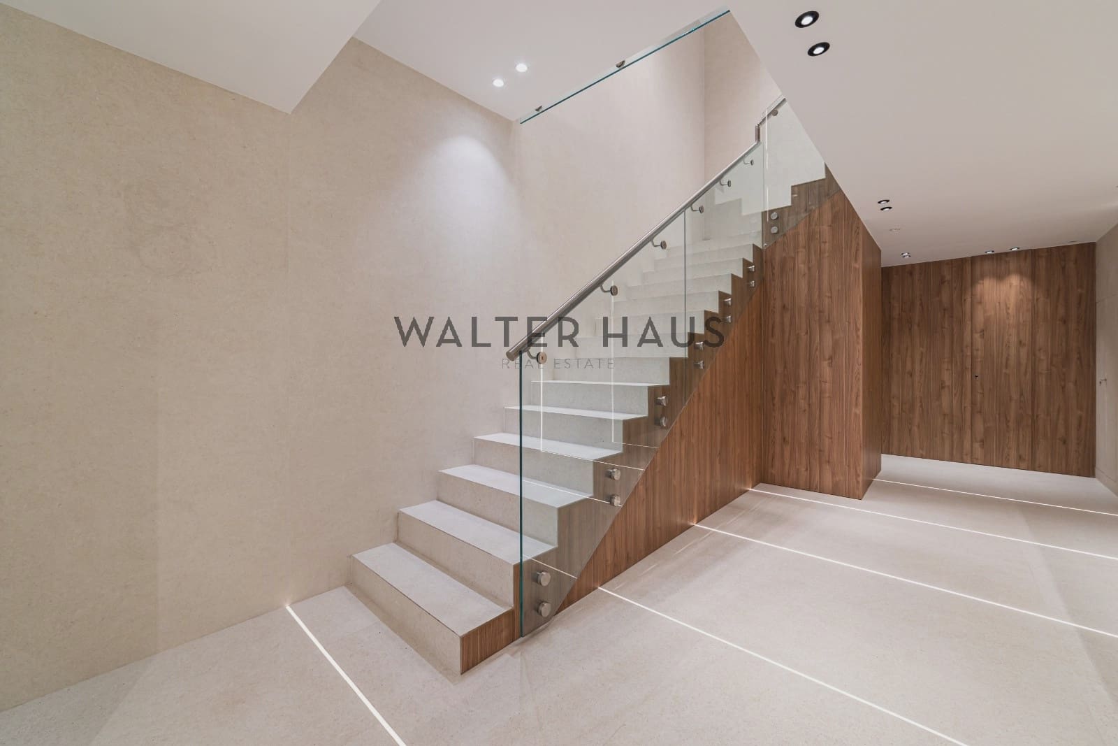 2 bedroom Flat for sale in Madrid city - € 1,795,000 (Ref: 9618695)