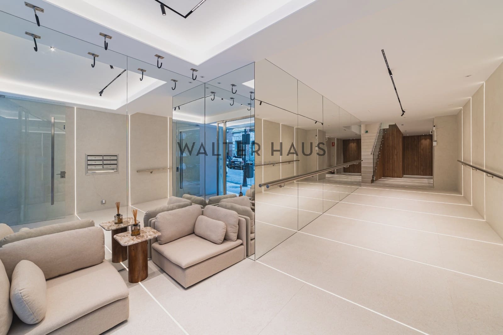 2 bedroom Flat for sale in Madrid city - € 1,795,000 (Ref: 9618695)