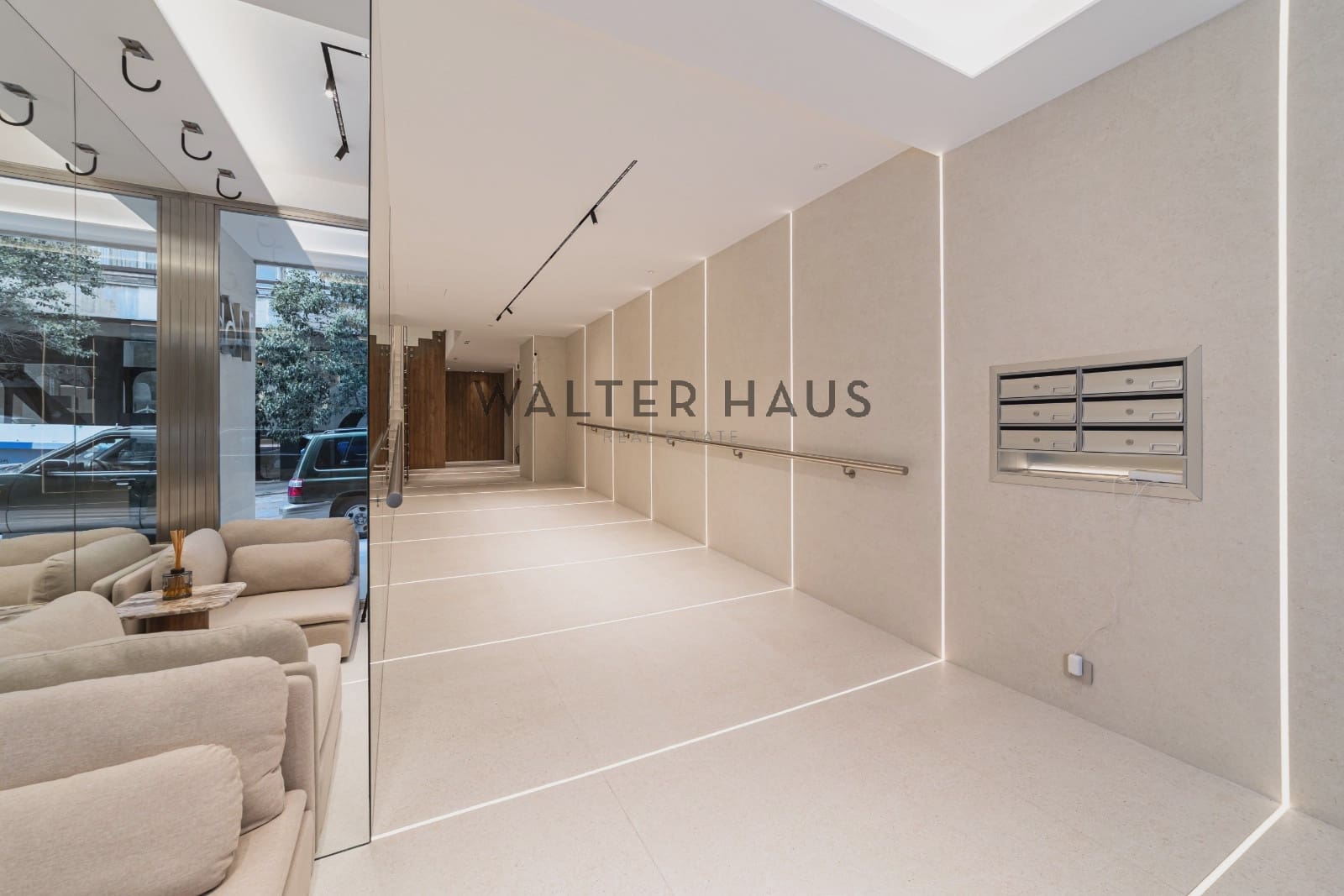 2 bedroom Flat for sale in Madrid city - € 1,795,000 (Ref: 9618695)