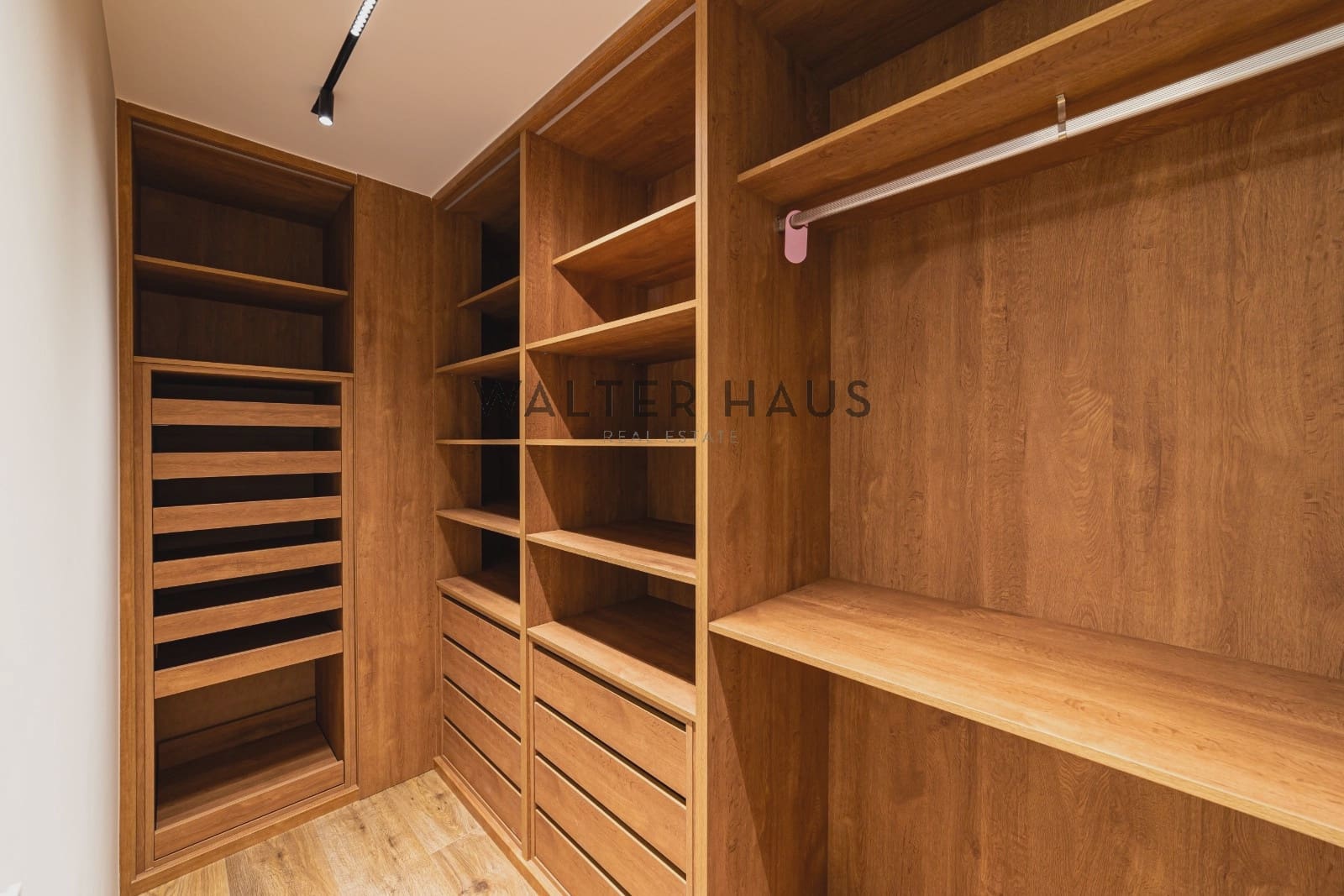 2 bedroom Flat for sale in Madrid city - € 1,795,000 (Ref: 9618695)