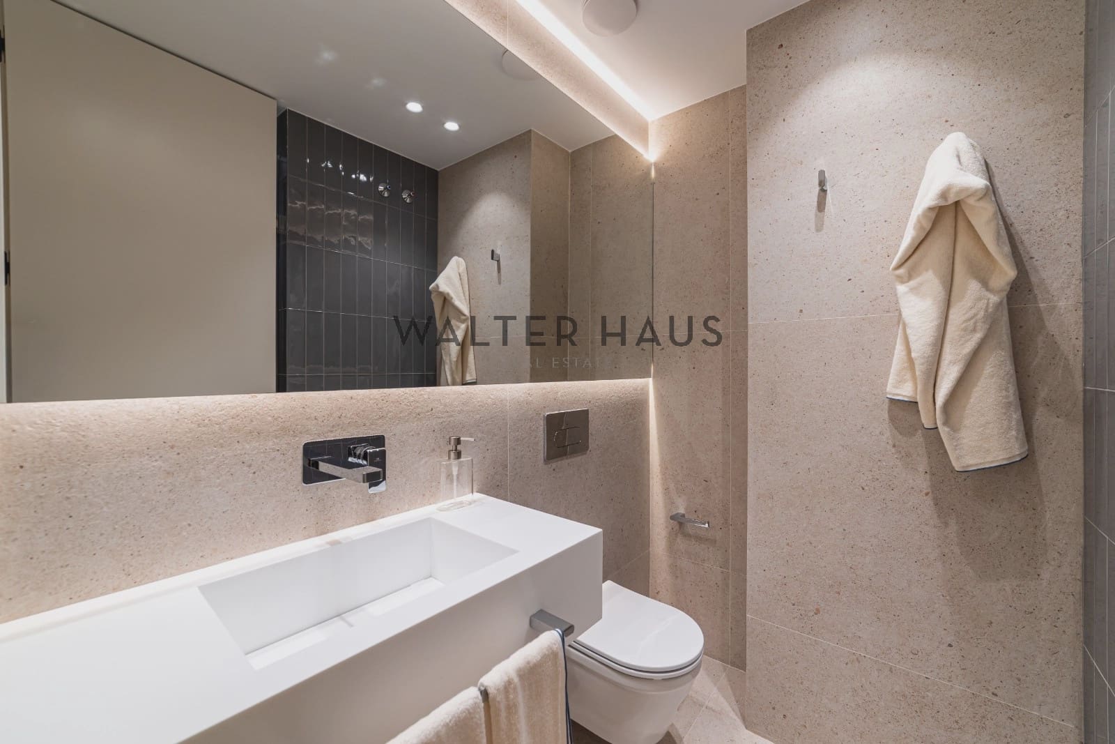 2 bedroom Flat for sale in Madrid city - € 1,795,000 (Ref: 9618695)