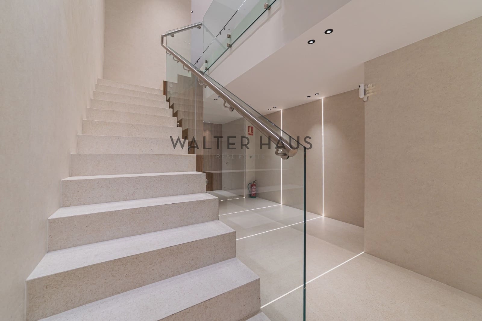 2 bedroom Flat for sale in Madrid city - € 1,795,000 (Ref: 9618695)