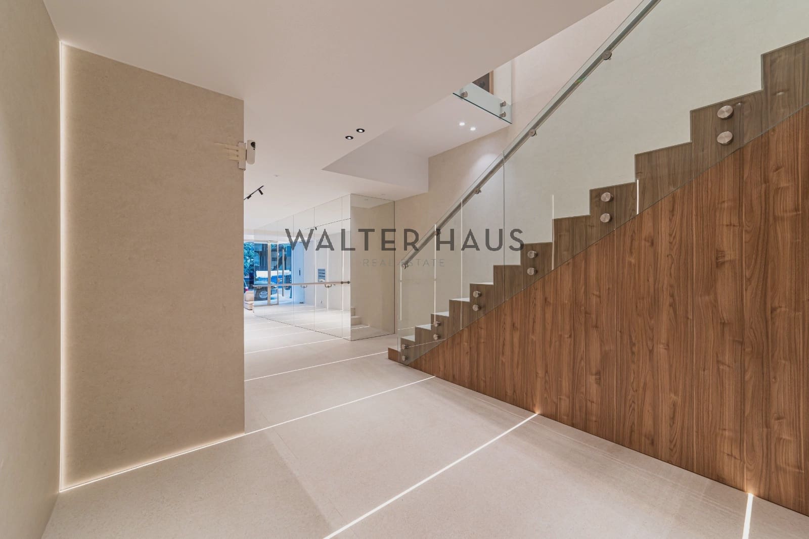 2 bedroom Flat for sale in Madrid city - € 1,795,000 (Ref: 9618695)