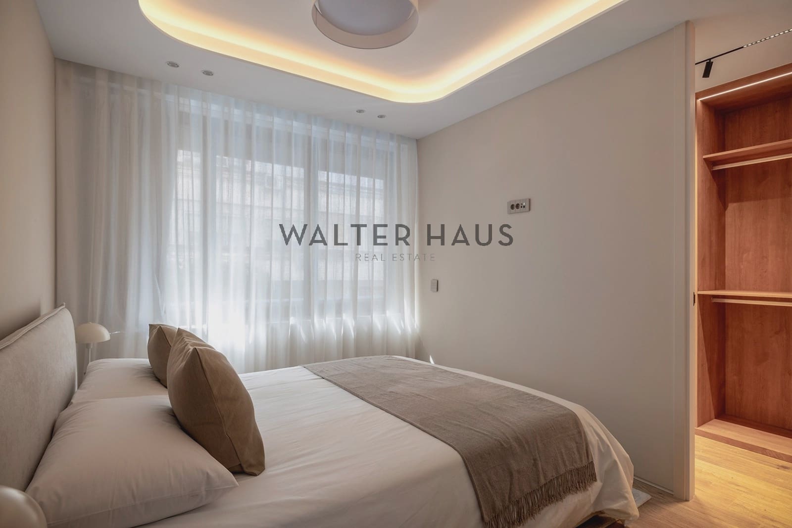 2 bedroom Flat for sale in Madrid city - € 1,795,000 (Ref: 9618695)