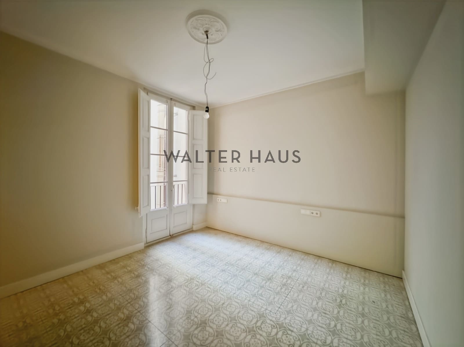 4 slaapkamer Kantoor te huur in Barcelona stad - € 2.400 (Ref: 9626116)