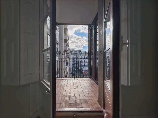 4 slaapkamer Kantoor te huur in L'Antiga Esquerra de L'Eixample, Barcelona stad - € 2.400 (Ref: 9626116)