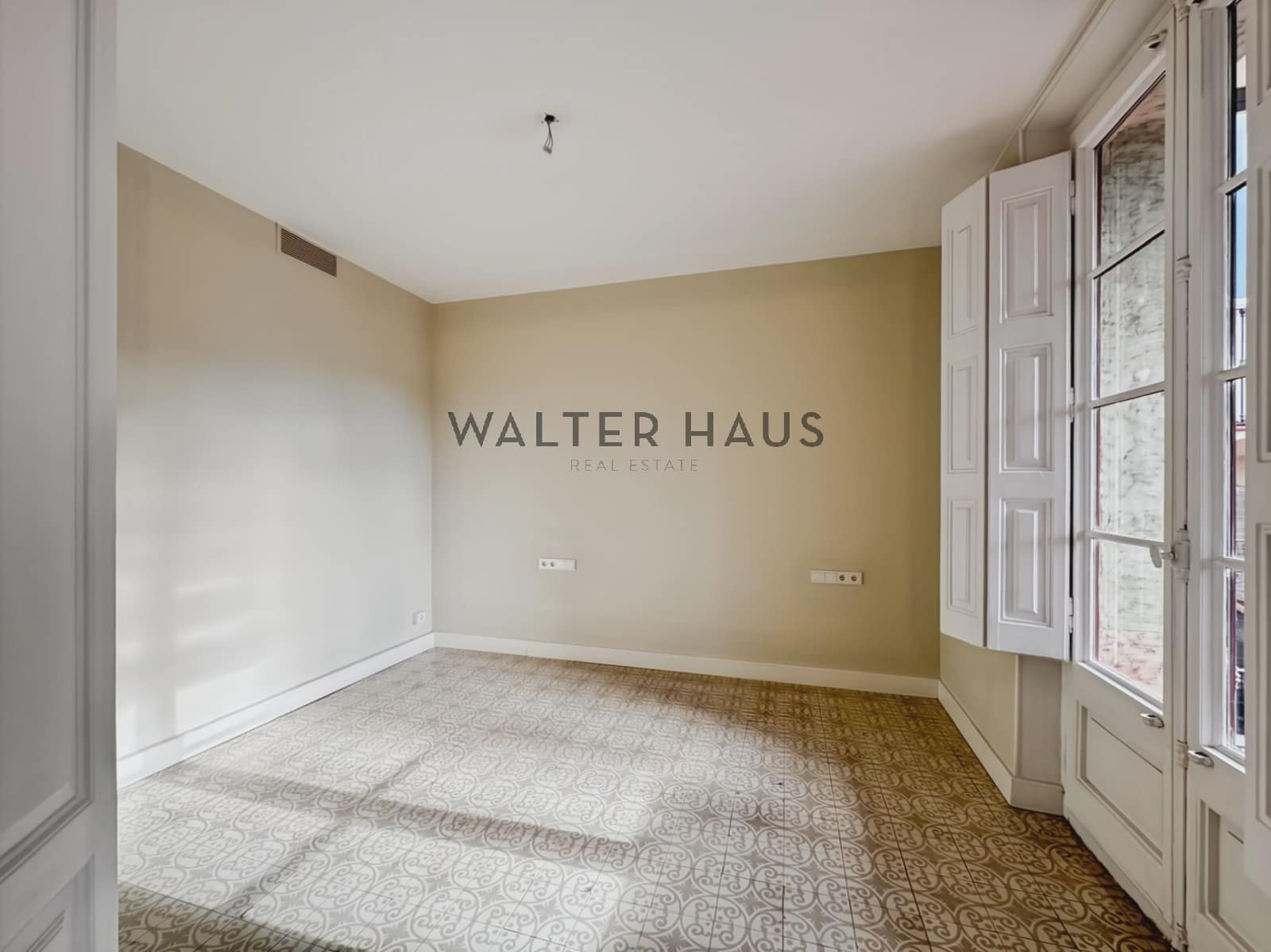 4 slaapkamer Kantoor te huur in Barcelona stad - € 2.400 (Ref: 9626116)