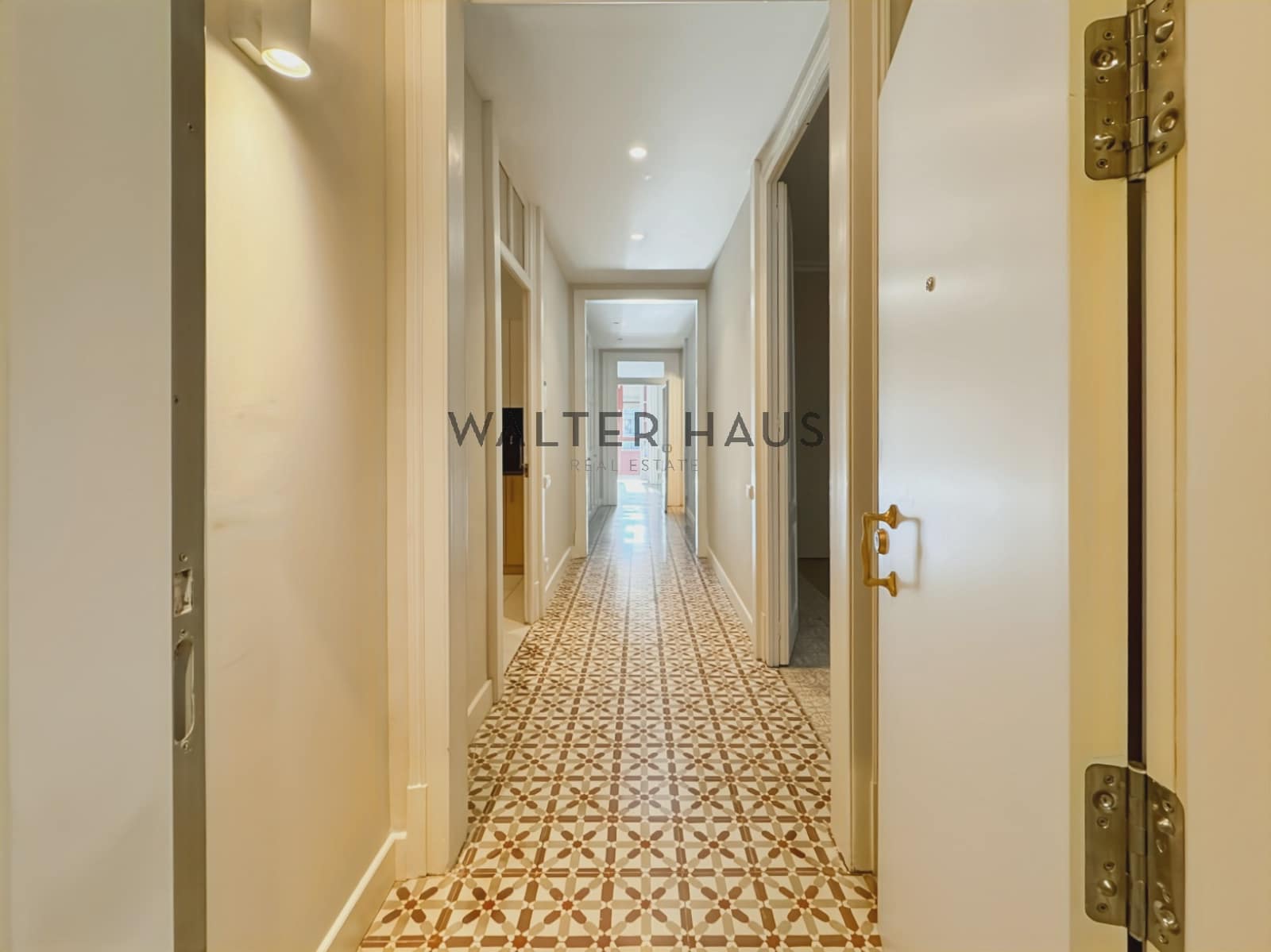 4 slaapkamer Kantoor te huur in Barcelona stad - € 2.400 (Ref: 9626116)