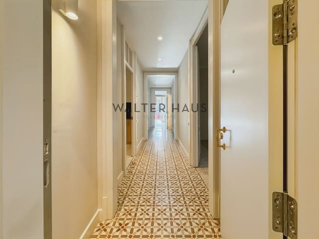 4 slaapkamer Kantoor te huur in L'Antiga Esquerra de L'Eixample, Barcelona stad - € 2.400 (Ref: 9626116)