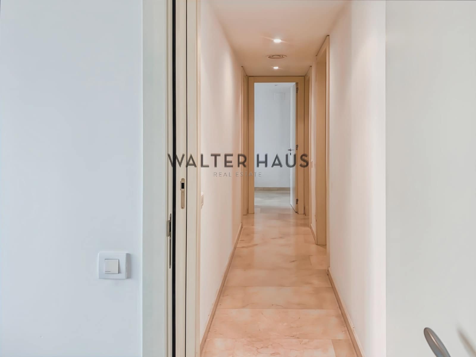 4 soverom Leilighet til leie i Barcelona by - € 3 500 (Ref: 9643496)