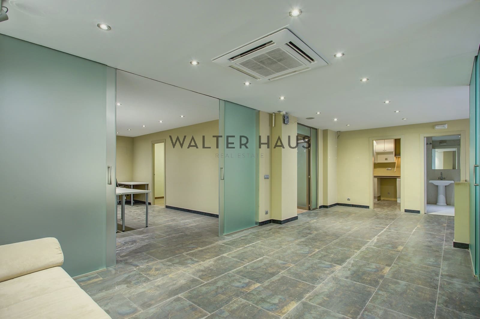 Kontor till salu i Barcelona stad - 518 000 € (Ref: 9646238)