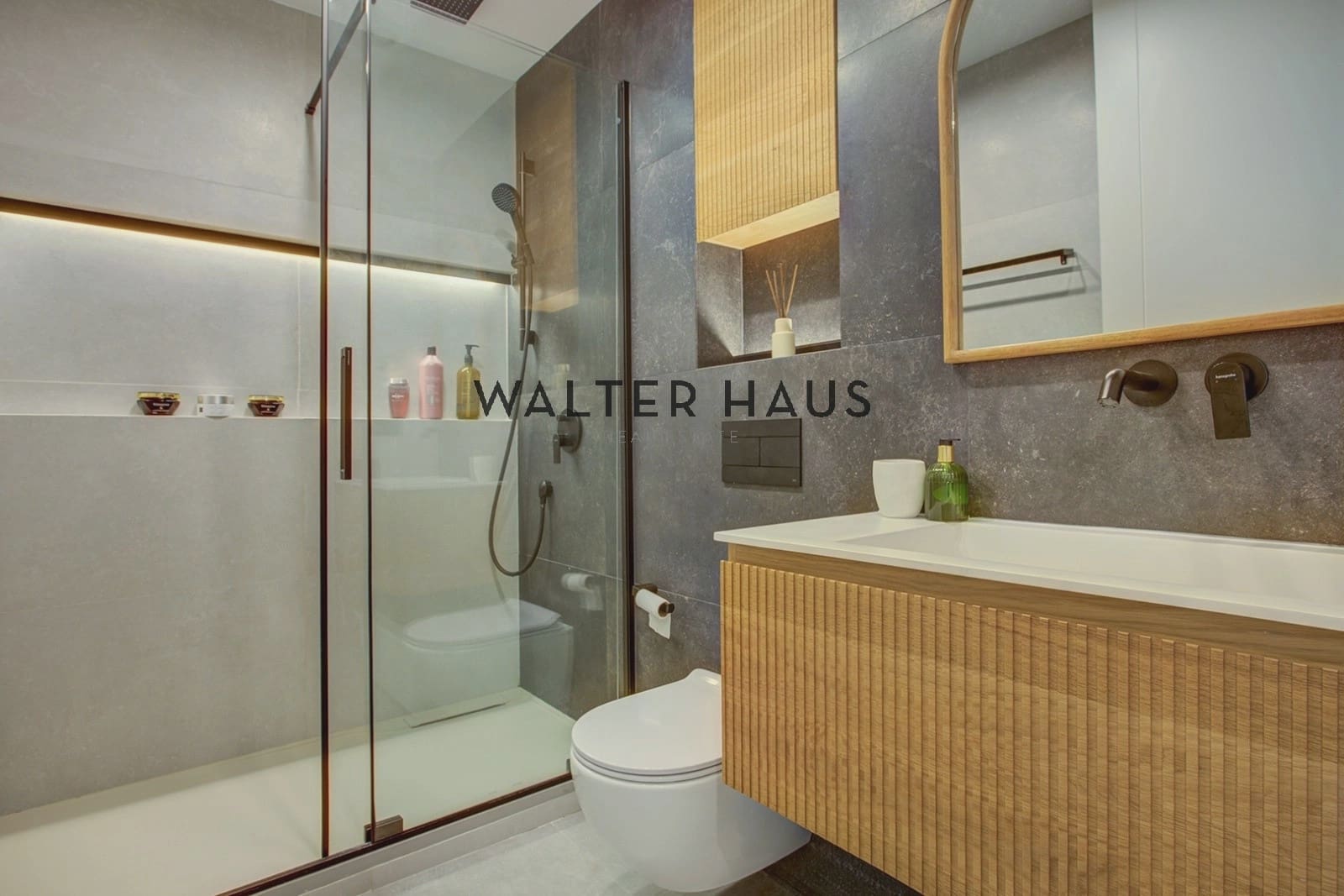 3 slaapkamer Flat te koop in Barcelona stad - € 1.050.000 (Ref: 9650839)
